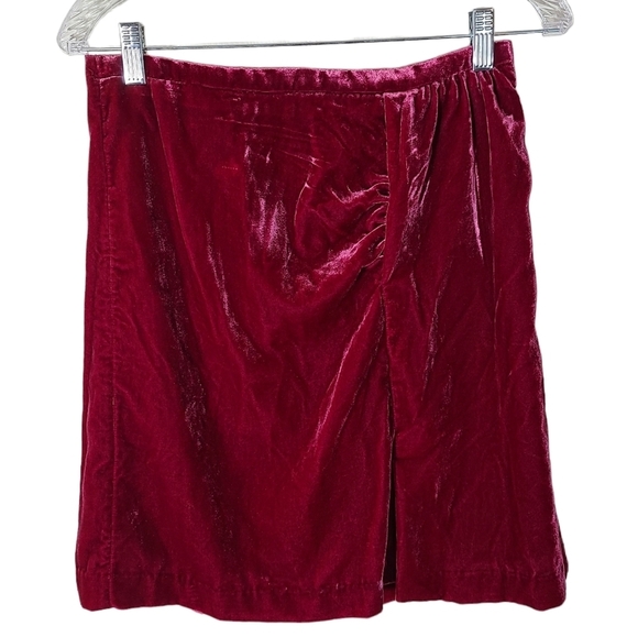 Anthropologie Dresses & Skirts - NEW Anthropologie Montie velvet mini skirt raspberry Women's 6 Holiday